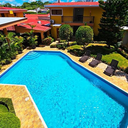 Hotel Los Pinos Managua Buitenkant foto