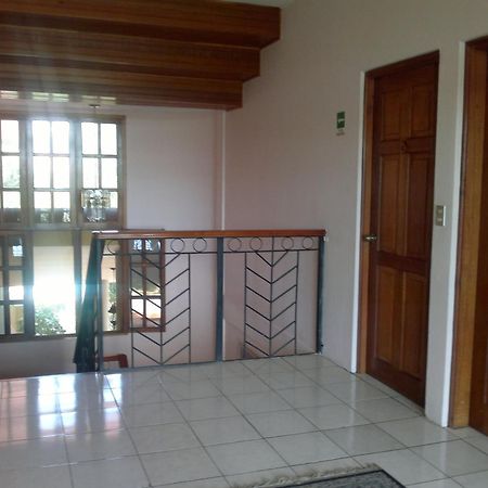 Hotel Los Pinos Managua Buitenkant foto