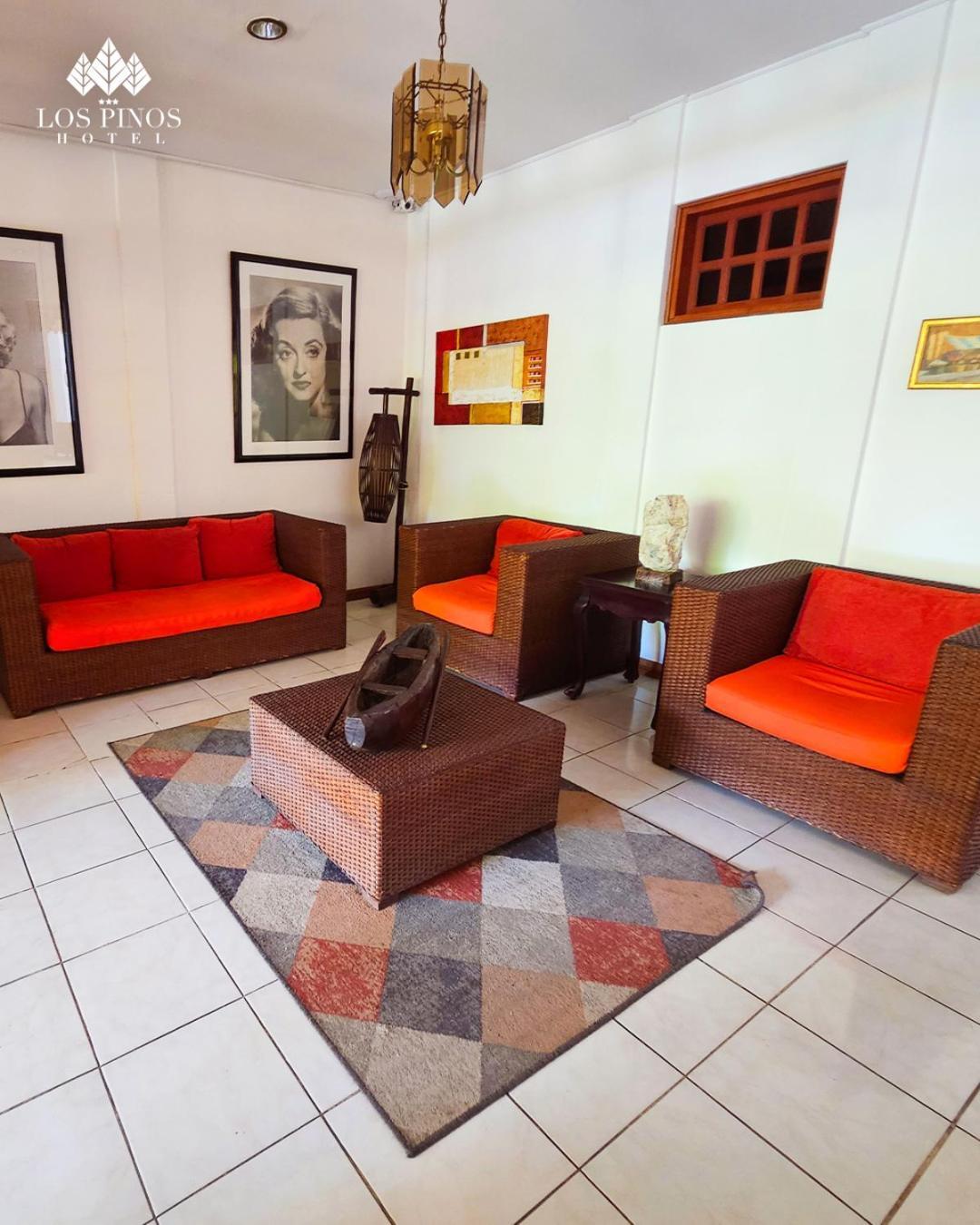 Hotel Los Pinos Managua Buitenkant foto