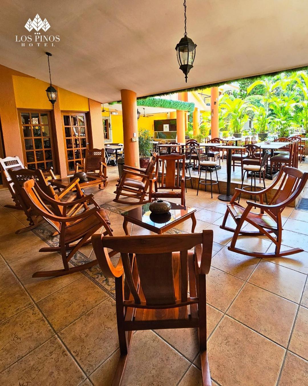 Hotel Los Pinos Managua Buitenkant foto