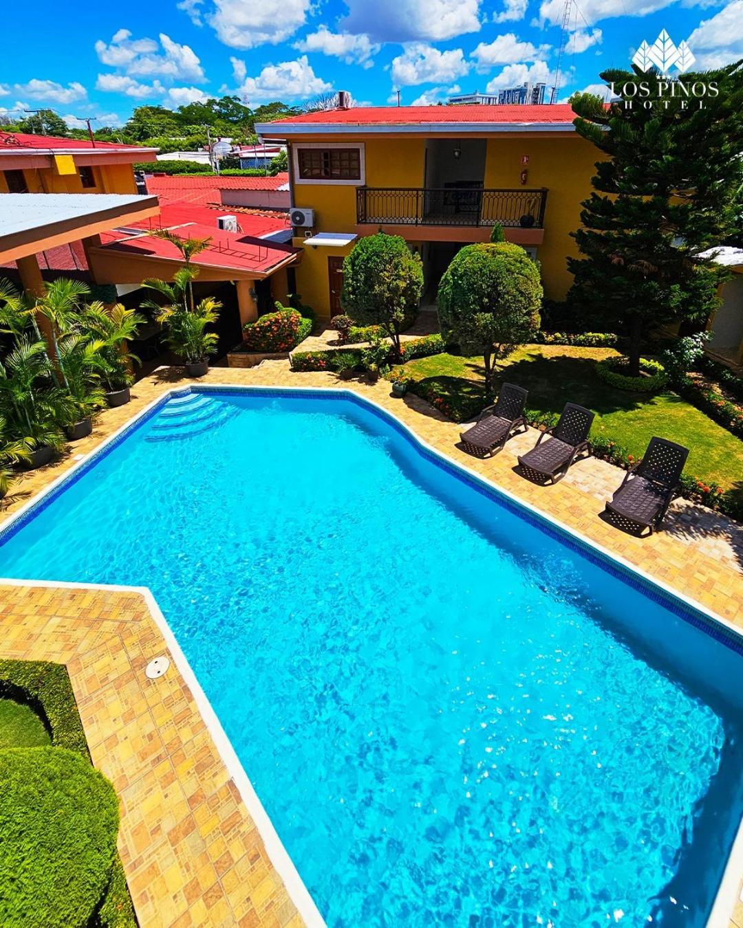 Hotel Los Pinos Managua Buitenkant foto
