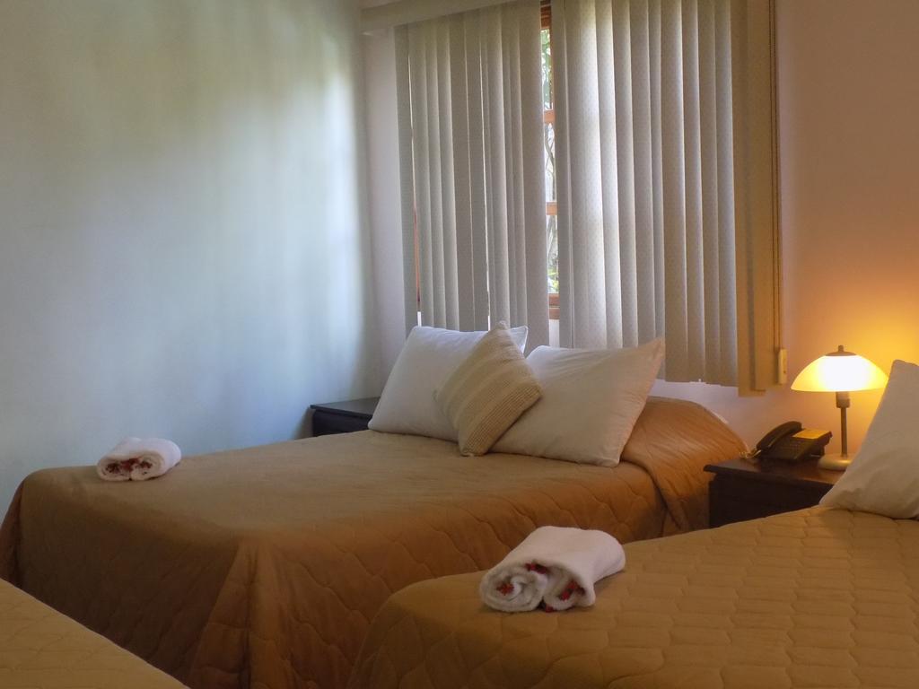 Hotel Los Pinos Managua Buitenkant foto