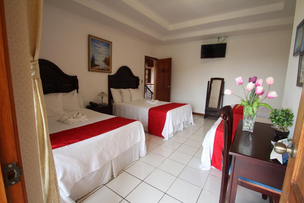 Hotel Los Pinos Managua Buitenkant foto