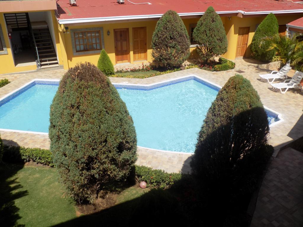 Hotel Los Pinos Managua Buitenkant foto