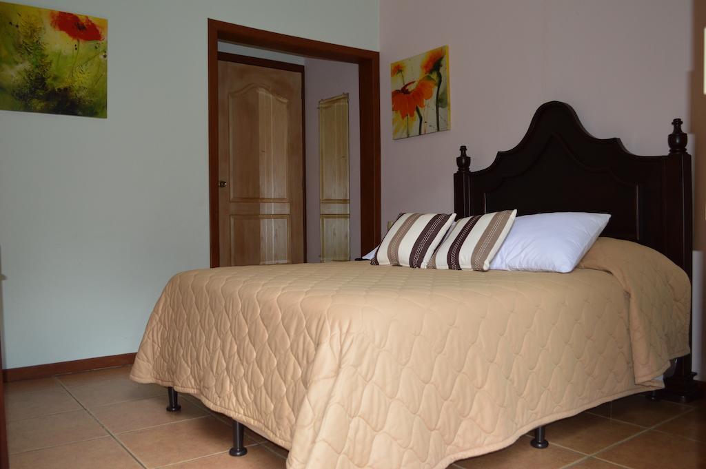 Hotel Los Pinos Managua Buitenkant foto