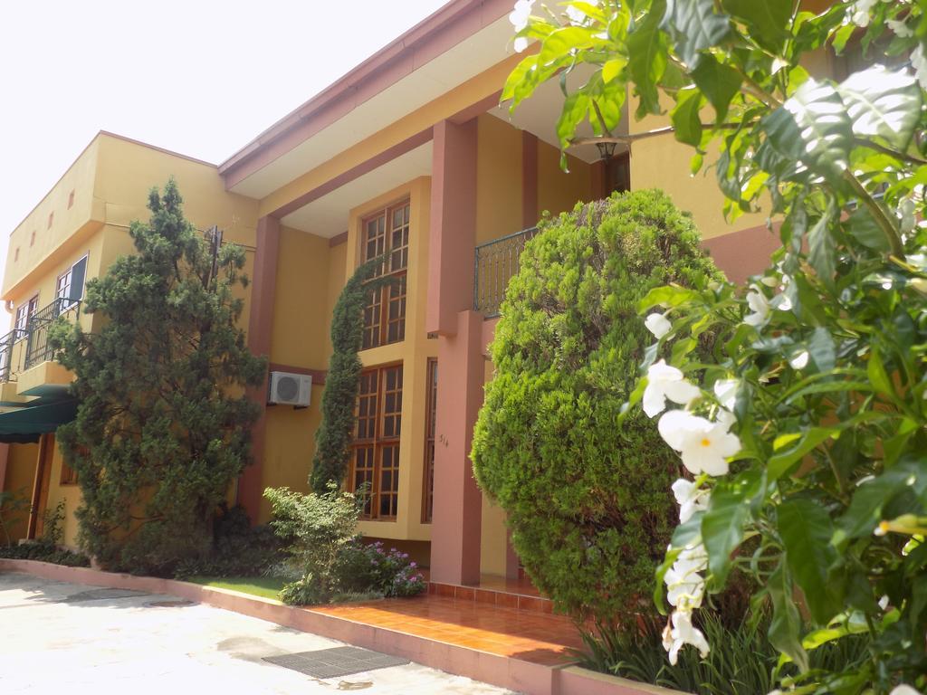 Hotel Los Pinos Managua Buitenkant foto
