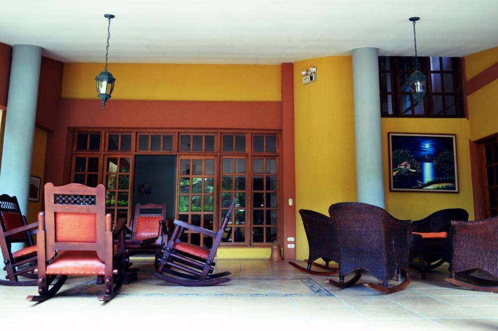 Hotel Los Pinos Managua Buitenkant foto
