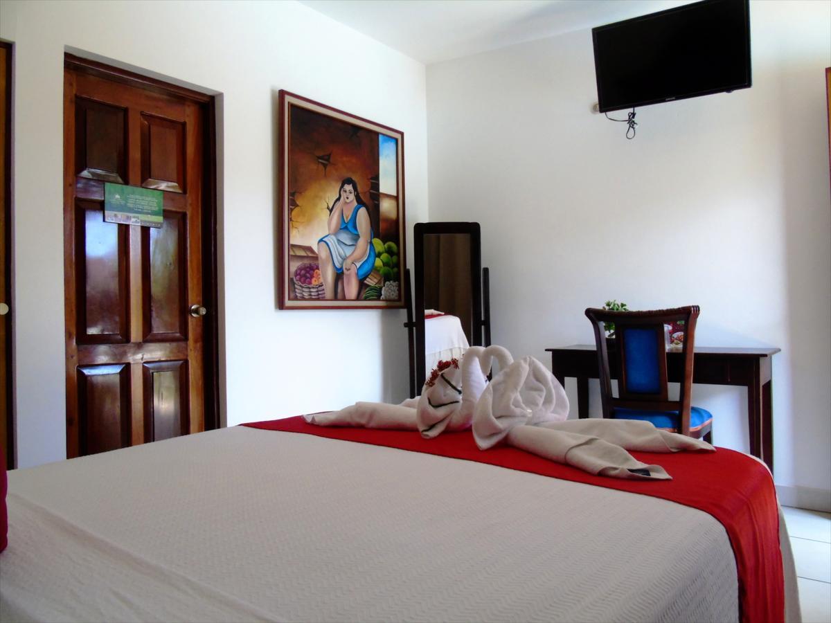 Hotel Los Pinos Managua Buitenkant foto