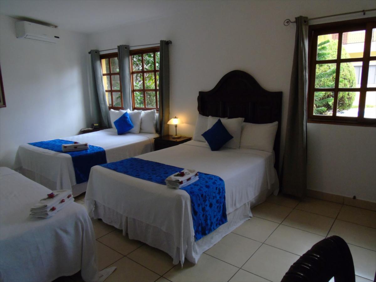Hotel Los Pinos Managua Buitenkant foto