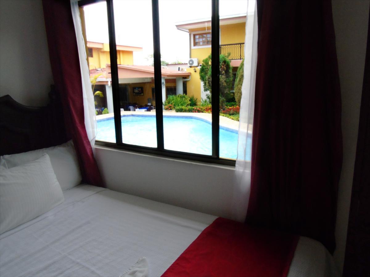 Hotel Los Pinos Managua Buitenkant foto