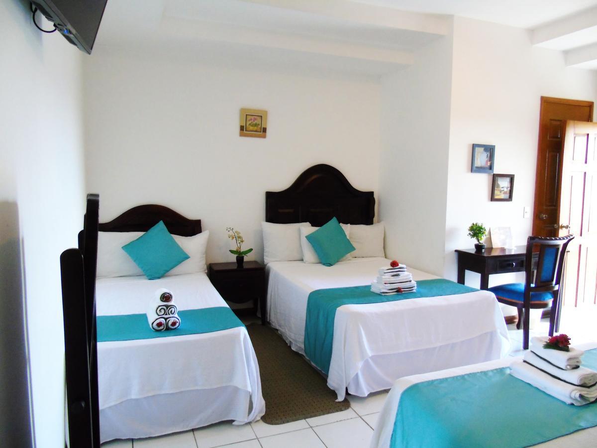 Hotel Los Pinos Managua Buitenkant foto